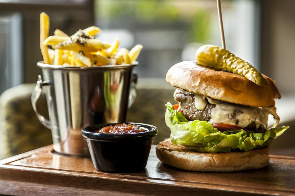 Best Western Plus Pinewood Manchester Airport-Wilmslow Hotel Buitenkant foto